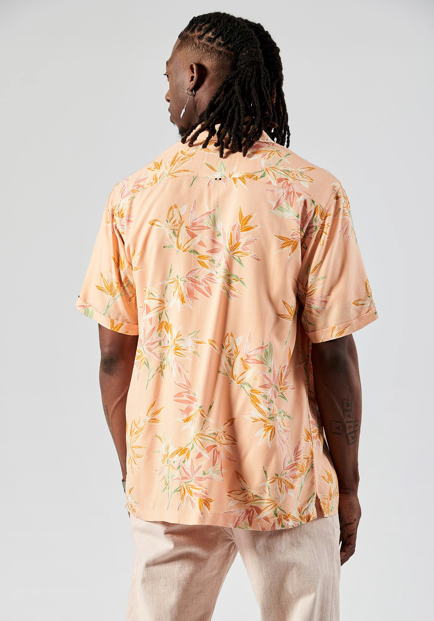 ROYAL  Chemise orange fleurie homme