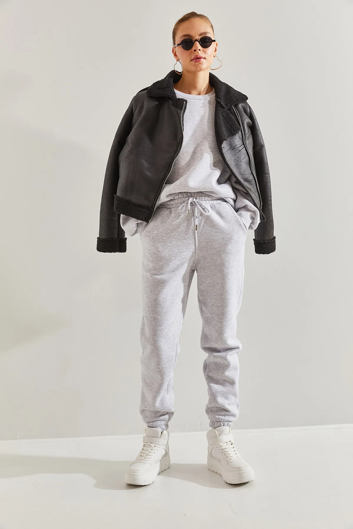 Bianco Lucci  Set aus Oberteil und Unterteil mit drei Fäden und Raglanärmeln für Damen