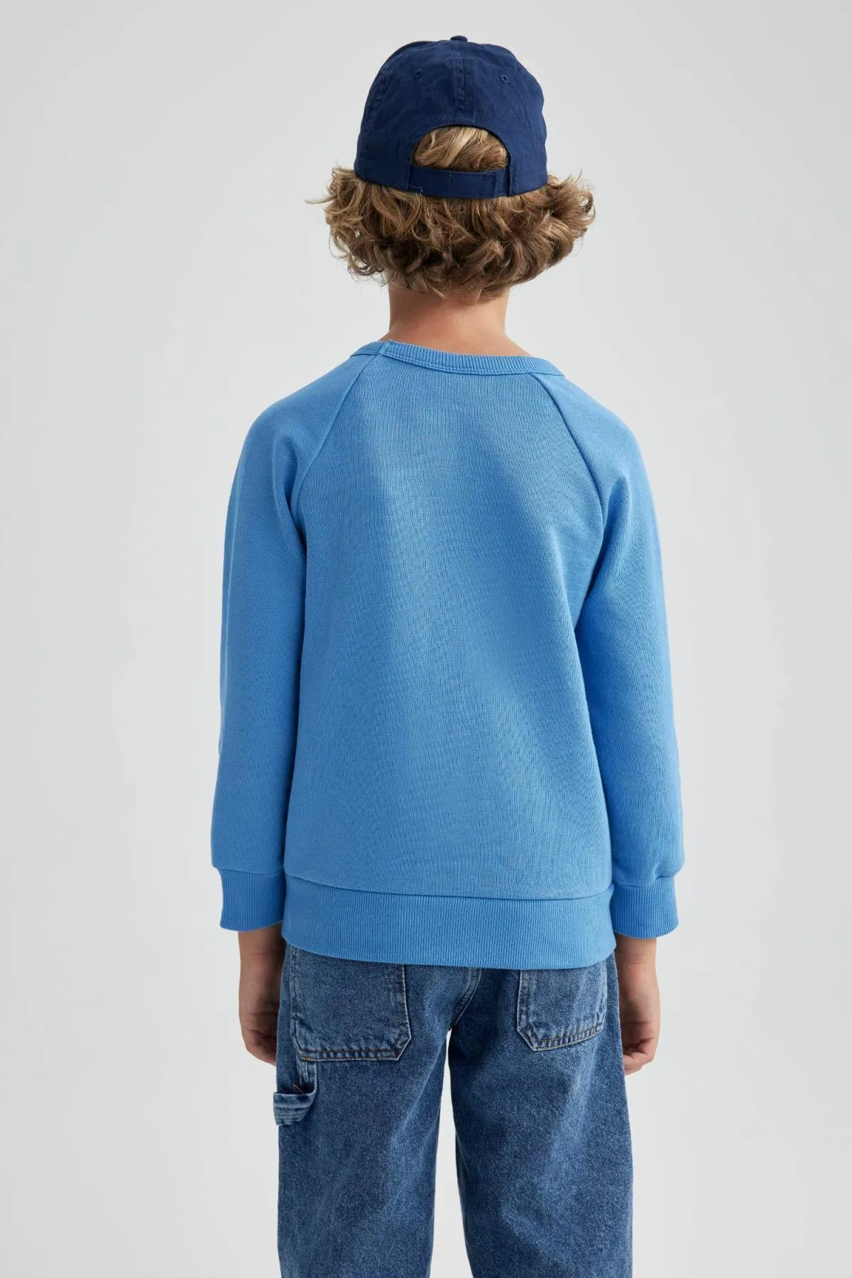 DeFacto  Dickes Sweatshirt-Sweatshirt mit normaler Passform und Rundhalsausschnitt für Jungen