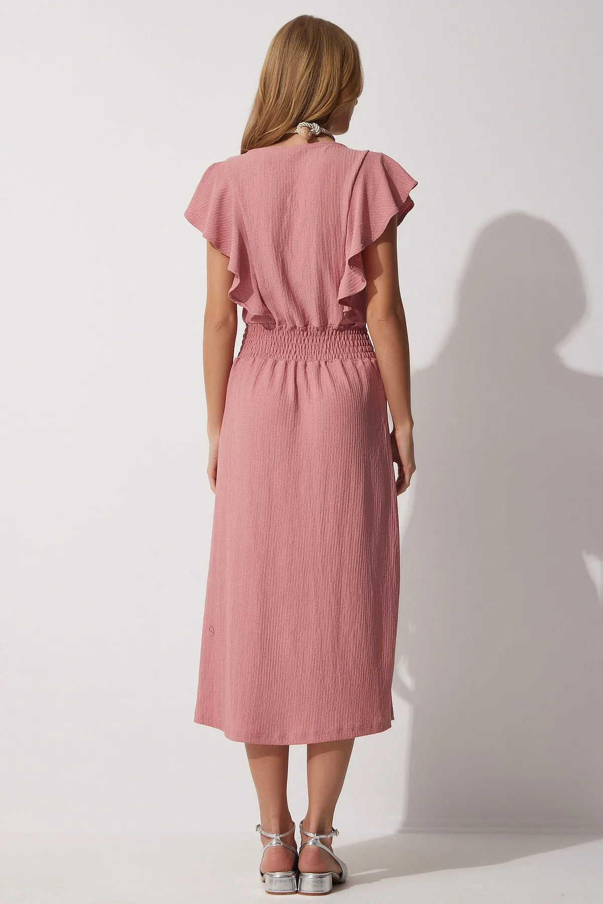 Happiness İstanbul  Damen-Strickkleid „Dusty Rose Volant“ mit Strukturmuster CI00025