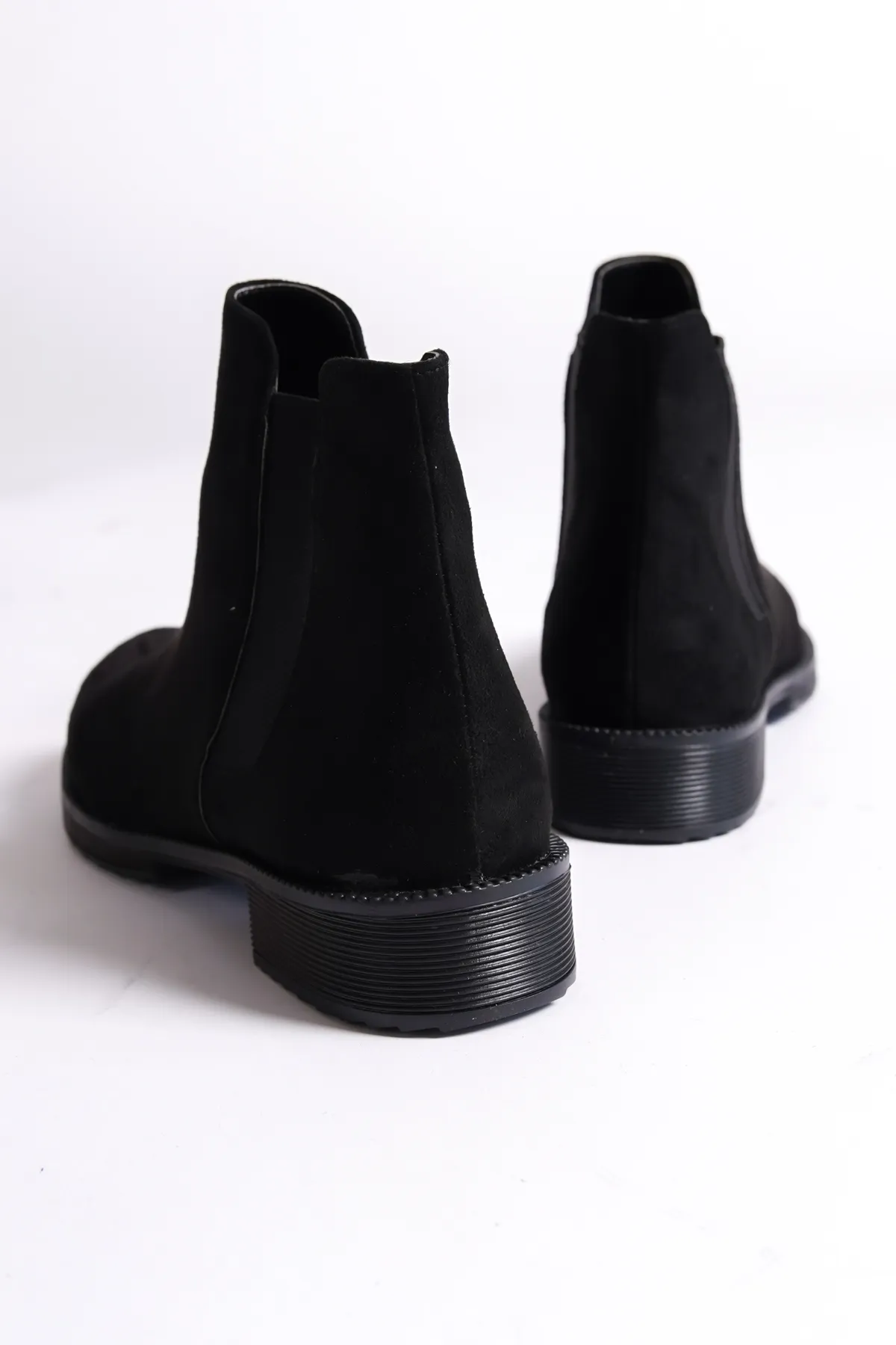 Capone Outfitters  Knöchellange, seitlich elastische Damenstiefel mit runder Zehenpartie