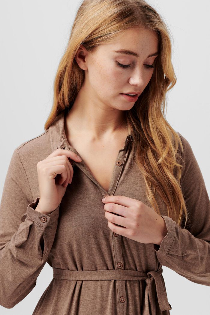 Jerseykleid mit Knöpfen auf der Vorderseite