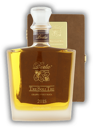 Berta Tre Soli Tre Grappa Nebbiolo 2015 Holzkiste Berta Tre Soli Tre Grappa Nebbiolo 2015 Holzkiste Der besondere Grappa für besondere Gelegenheiten! Jahrgang 2015 - 0,7	 Liter - Vol 43%