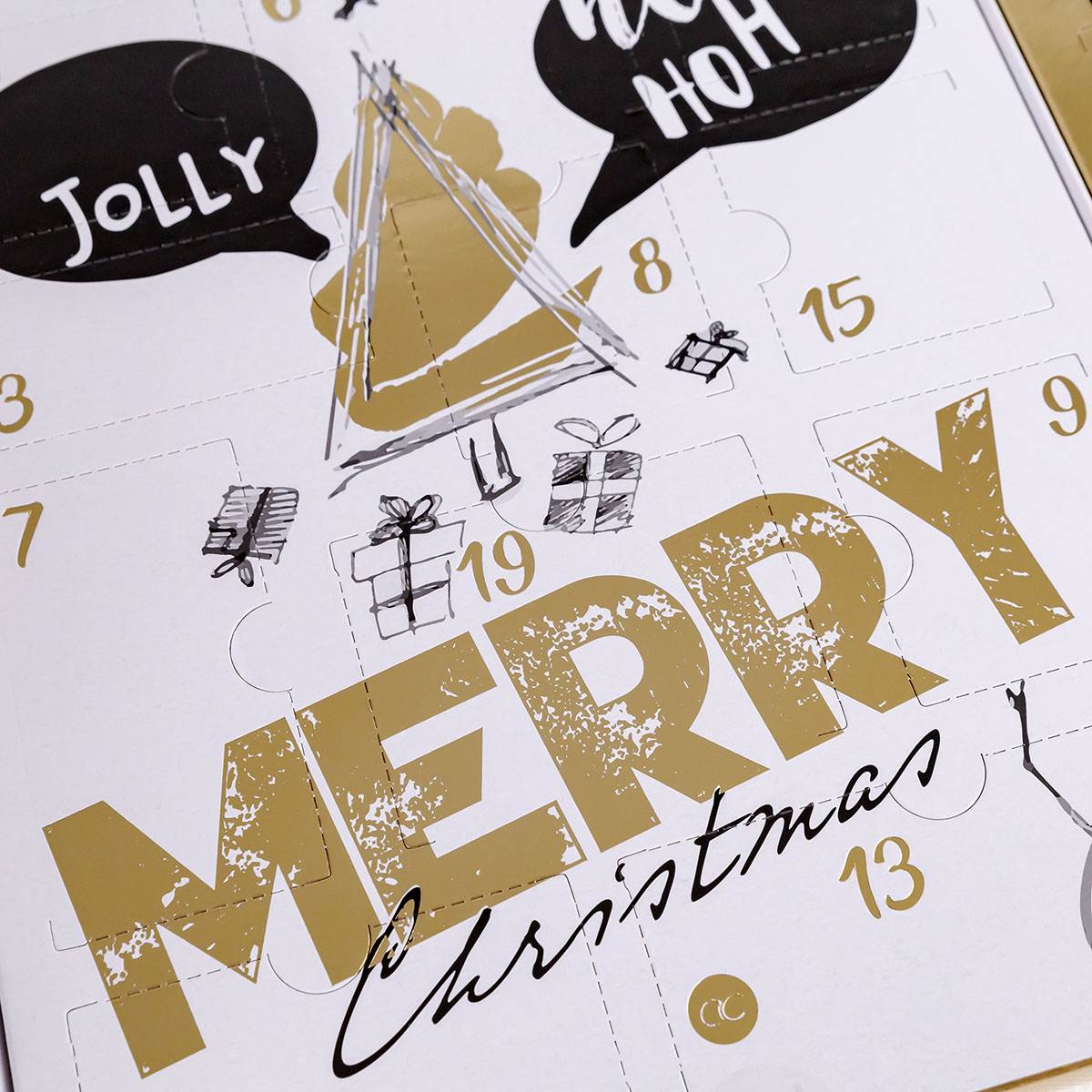 accentra Adventskalender Dekorativkosmetik GOLD in buchförmiger Box