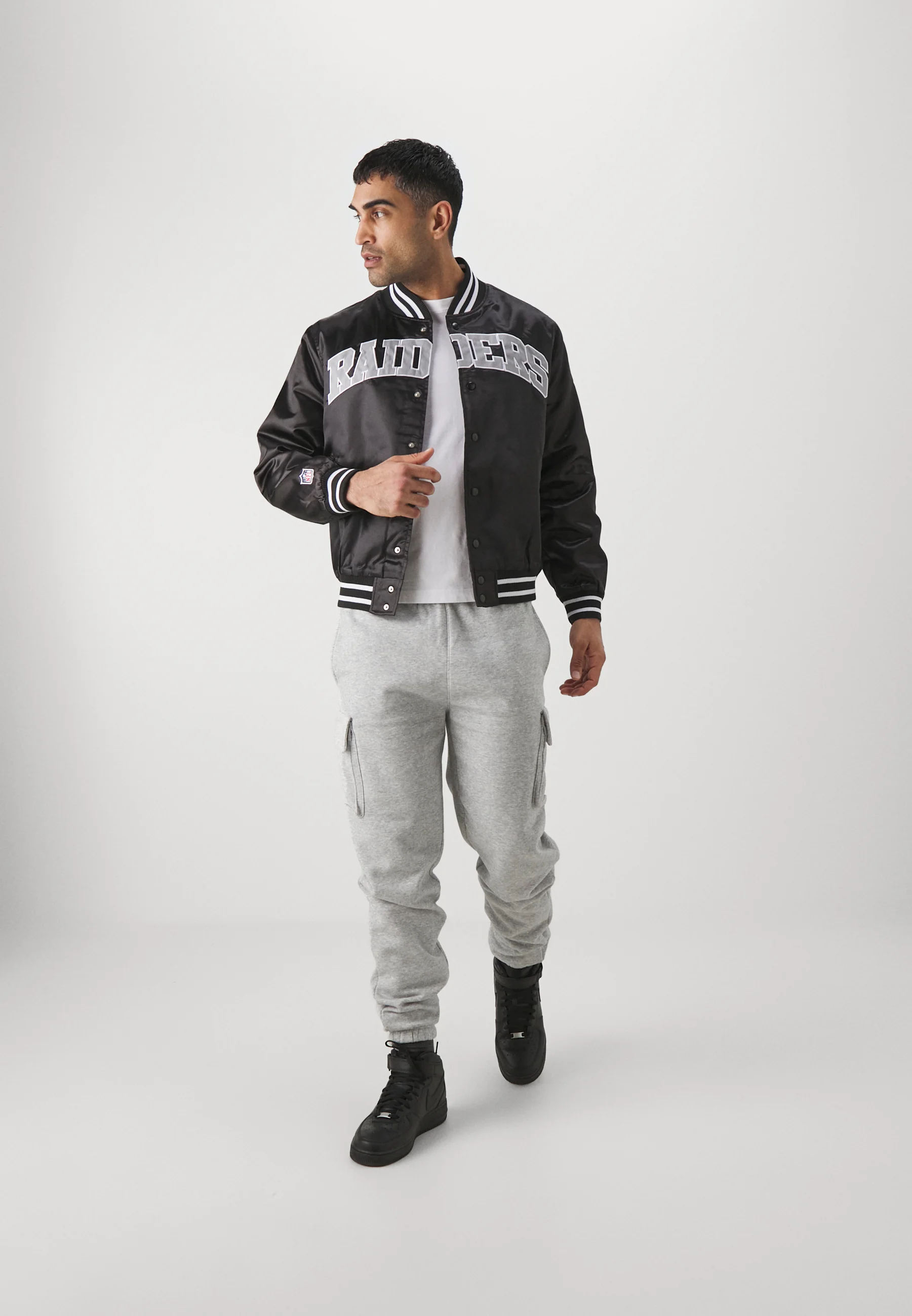 Chaqueta deportiva New Era NFL LAS VEGAS RAIDERS BOMBER