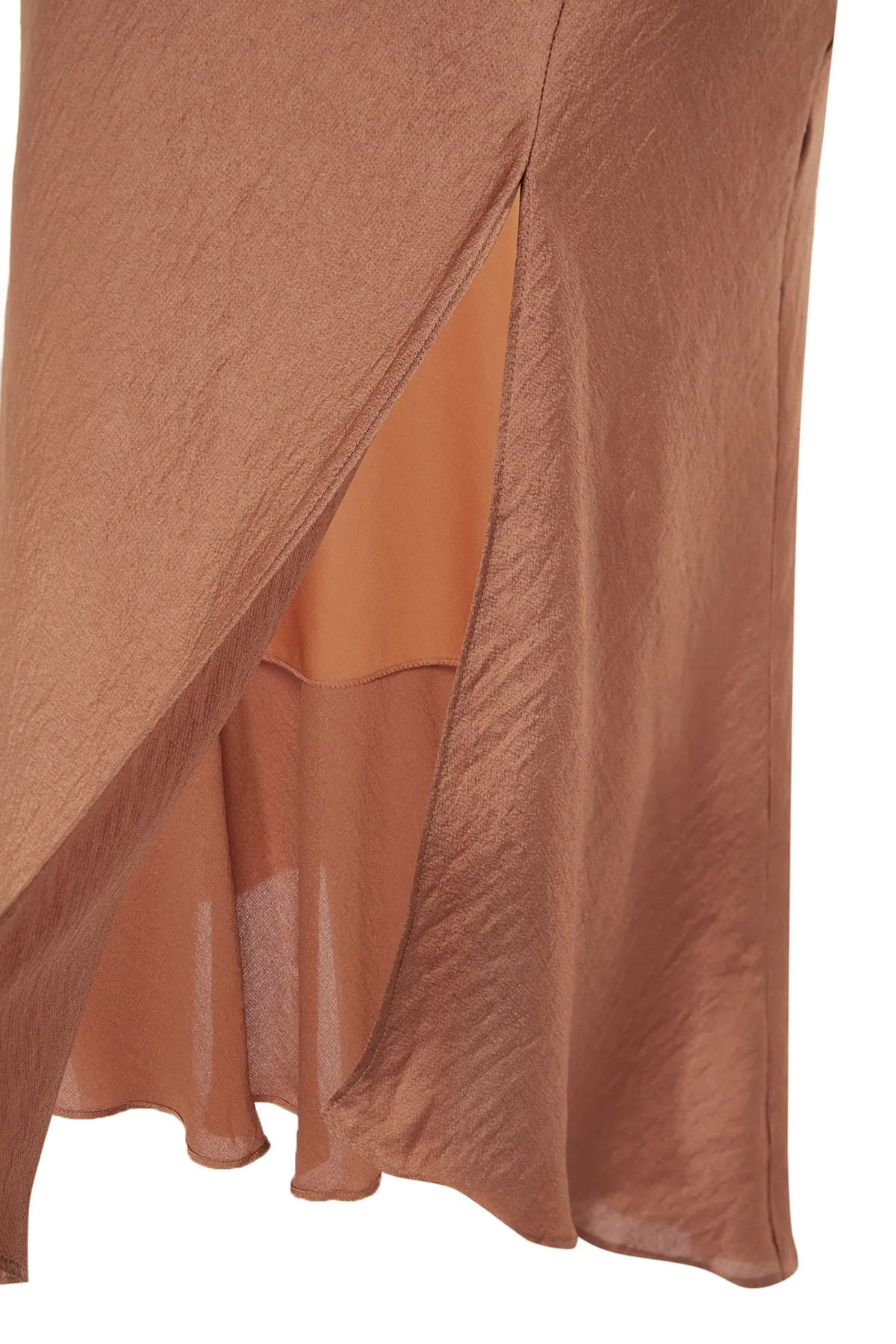 Trendyol Collection  Elegantes Abendkleid aus gewebtem Satin mit Zimtfutter TPRSS19BB0058