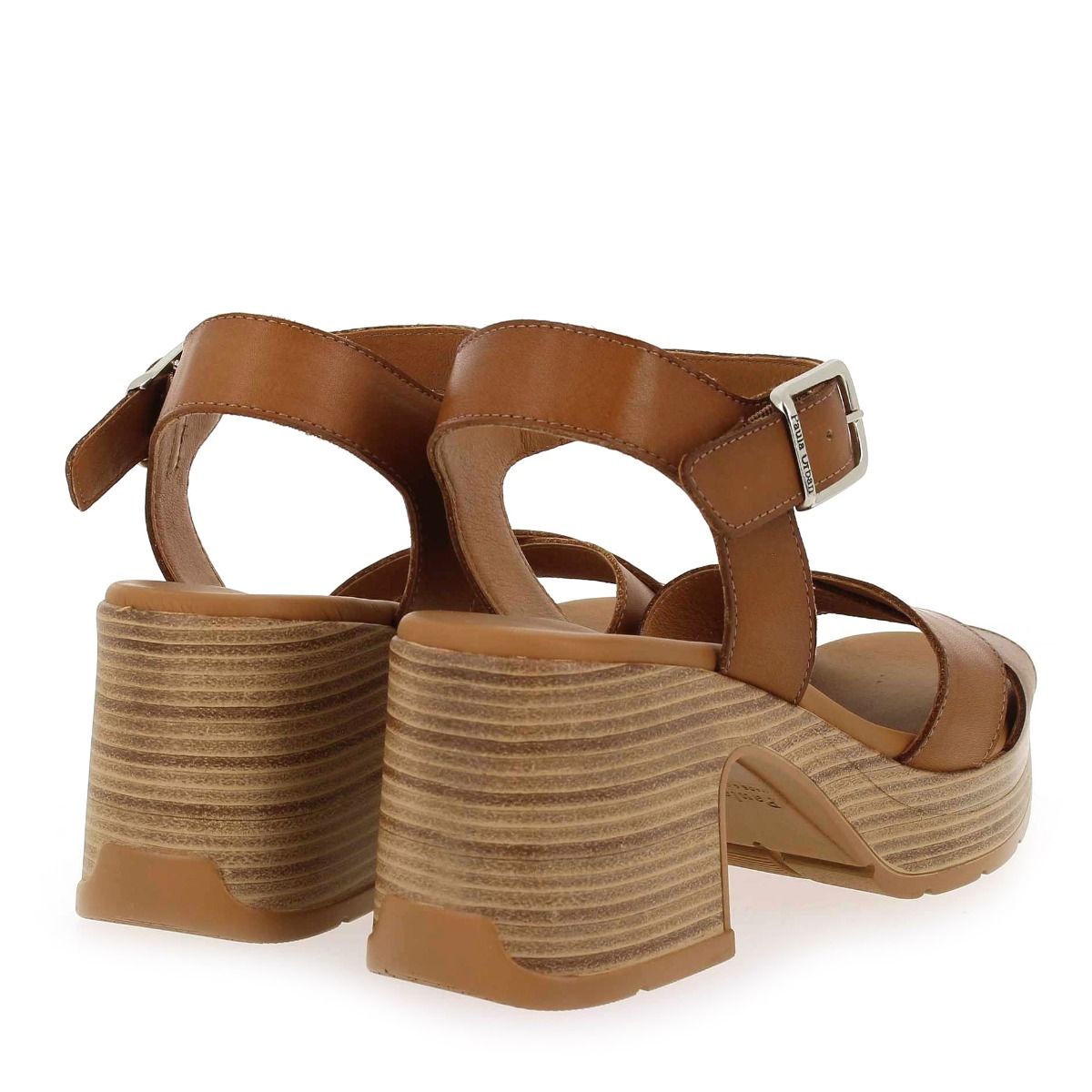 Paula Urban  25549 - Camel