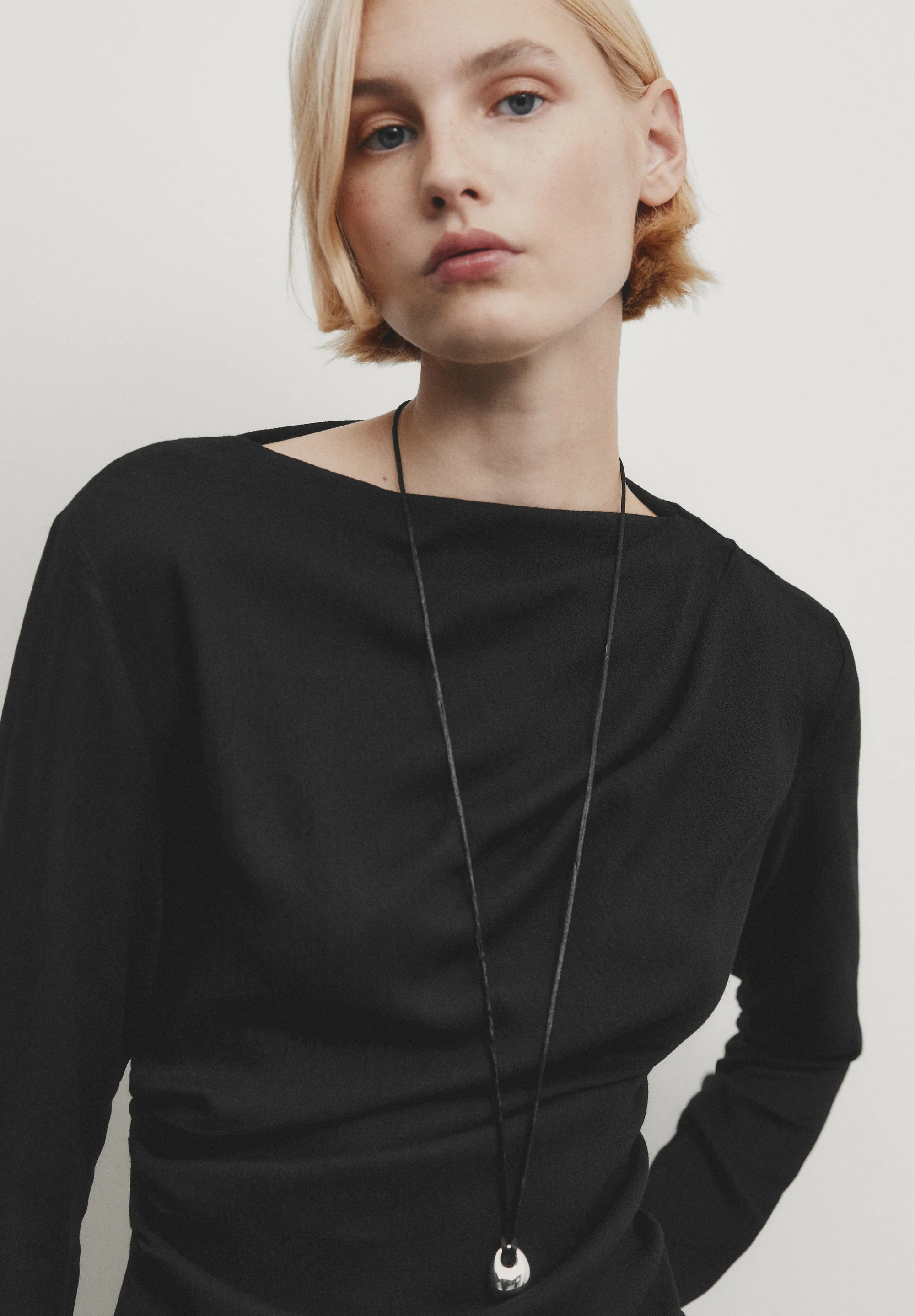 Blusa Massimo Dutti MANGA LARGA CON DETALLE DRAPEADO