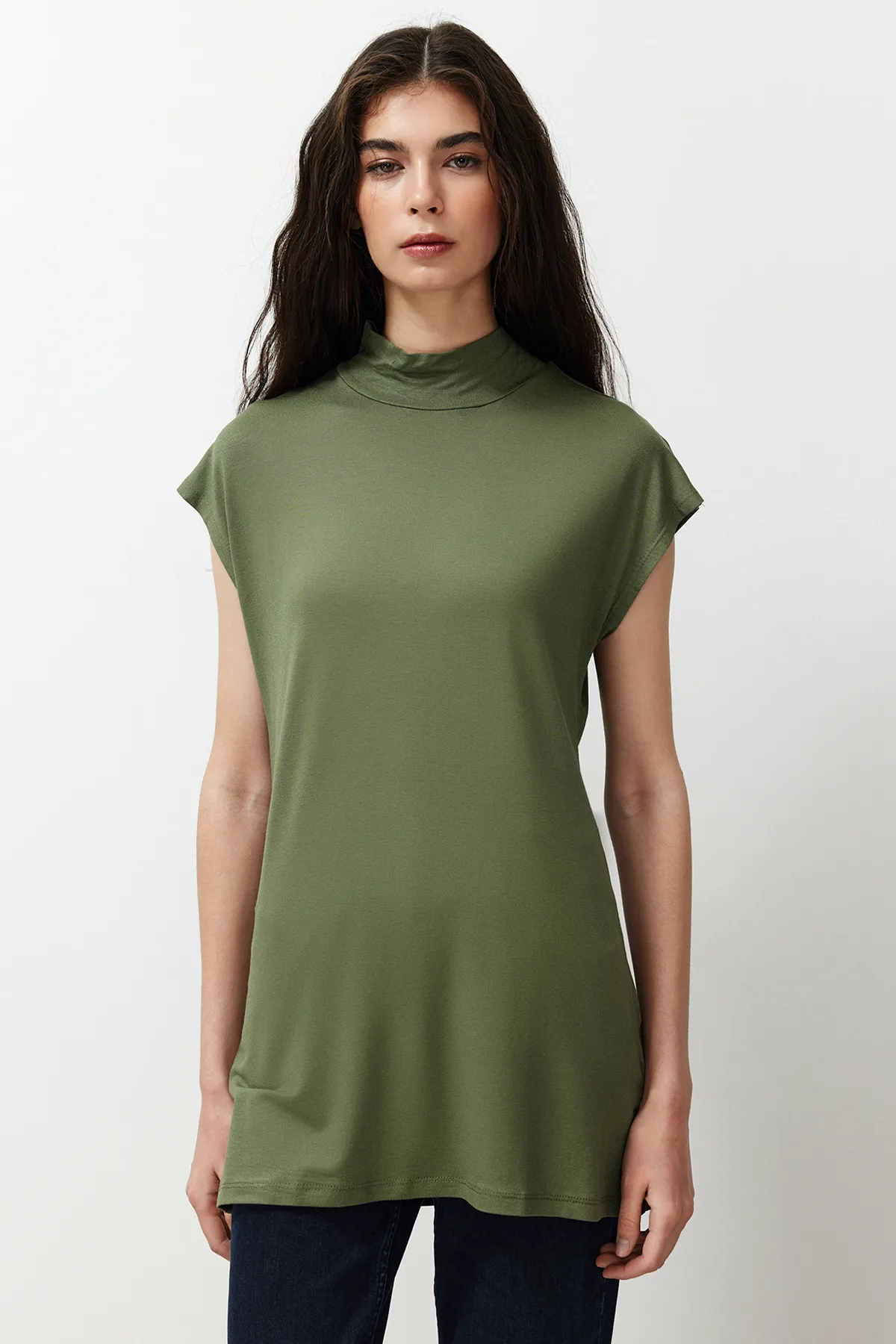 Trendyol Modest  Braun-Khaki 2er-Pack ärmellose Unterwäsche-Liner-Tunika mit Stehkragen TCTSS21UK0033
