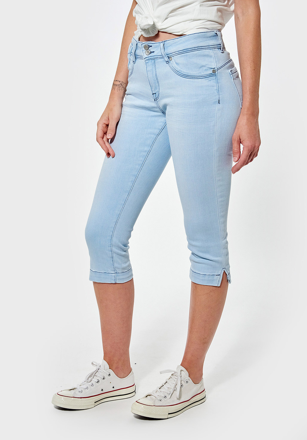 FLUO  Pantacourt/corsaire slim Femme bleu clair
