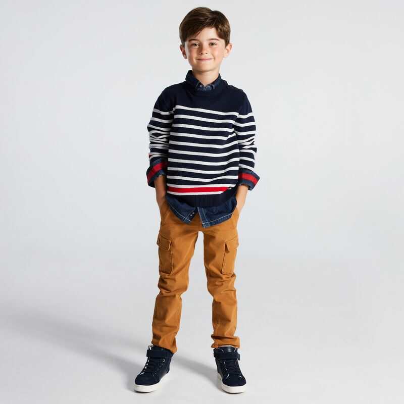 Pull marin en tricot bleu garçon