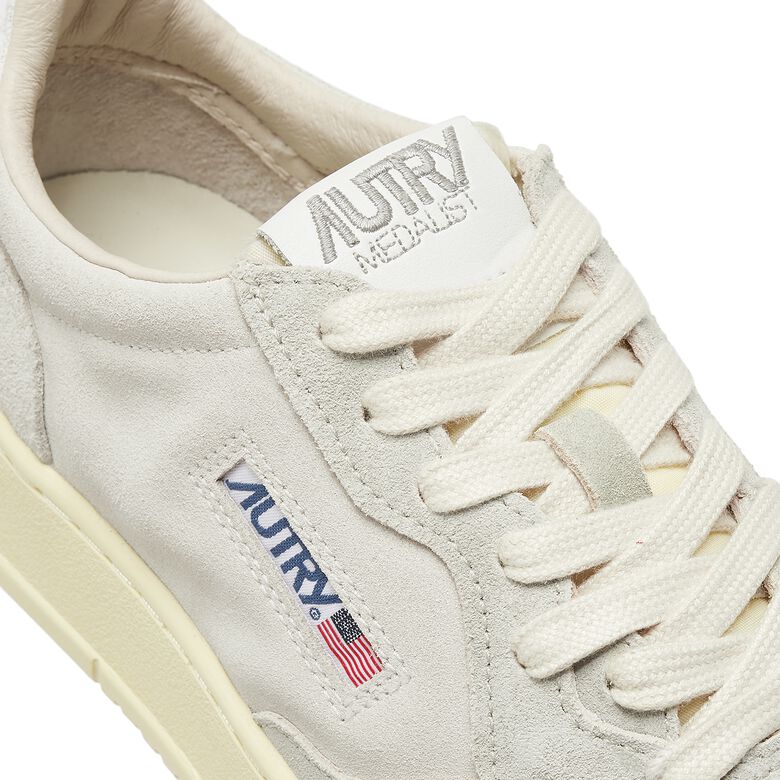 Autry Wmns Medalist Low mixsuede cream/wht