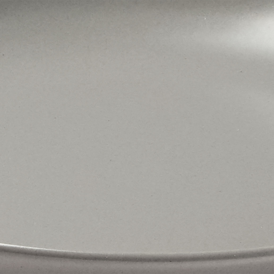Kleiner Teller in matter Optik