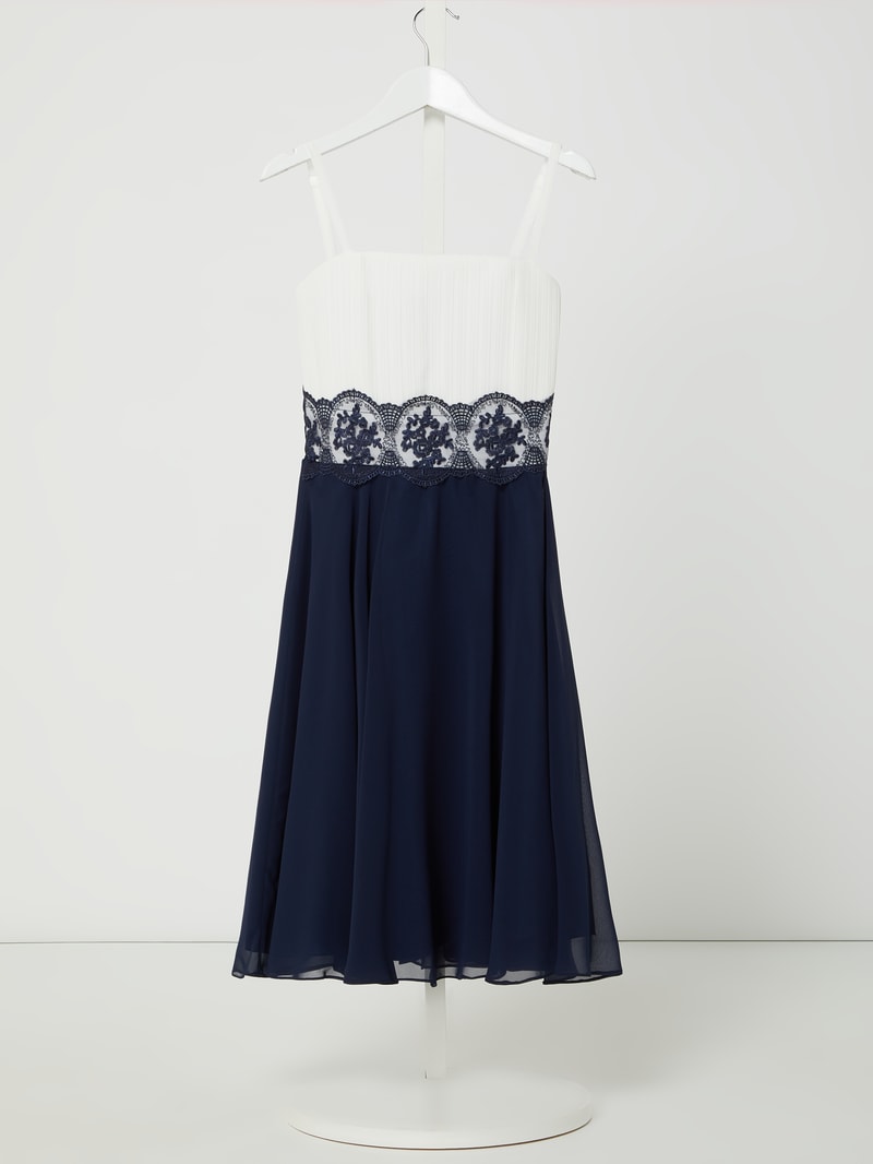 Kleid aus Chiffon mit ornamentaler Spitze in marineblau