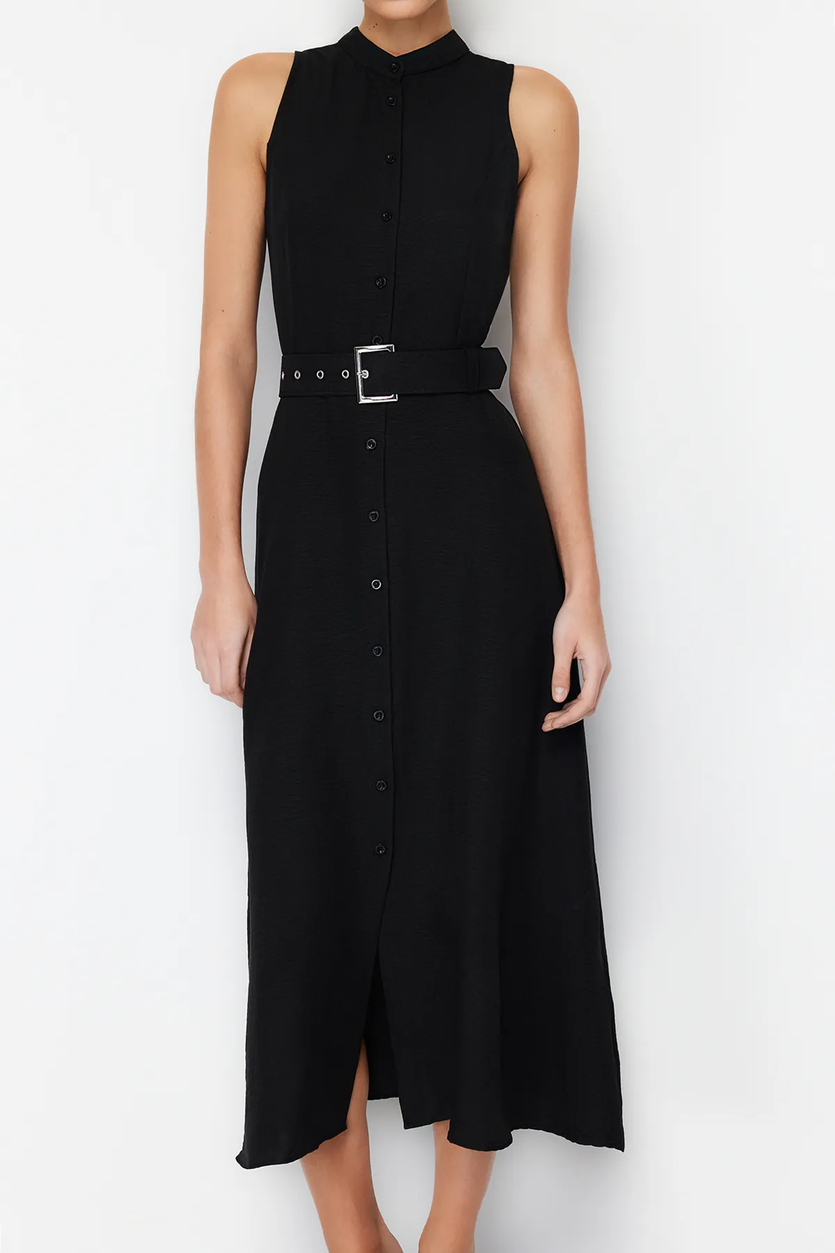 Trendyol Collection  Schwarzes gewebtes Midi-Hemdkleid mit Gürtel TWOSS23EL01628