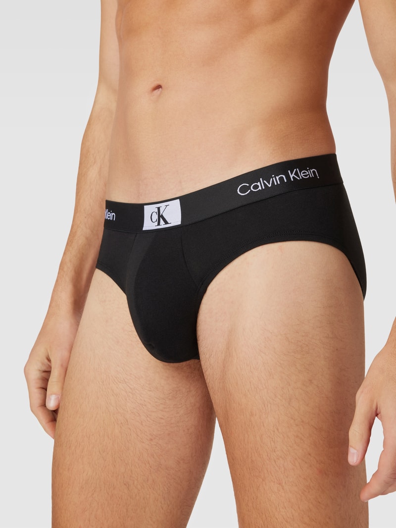 Slip mit Label-Detail in schwarz