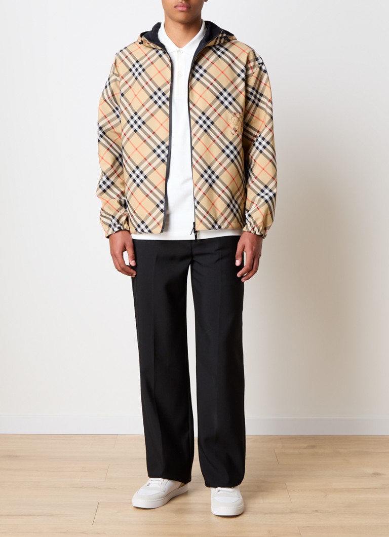 Burberry jacket with side pockets and check pattern