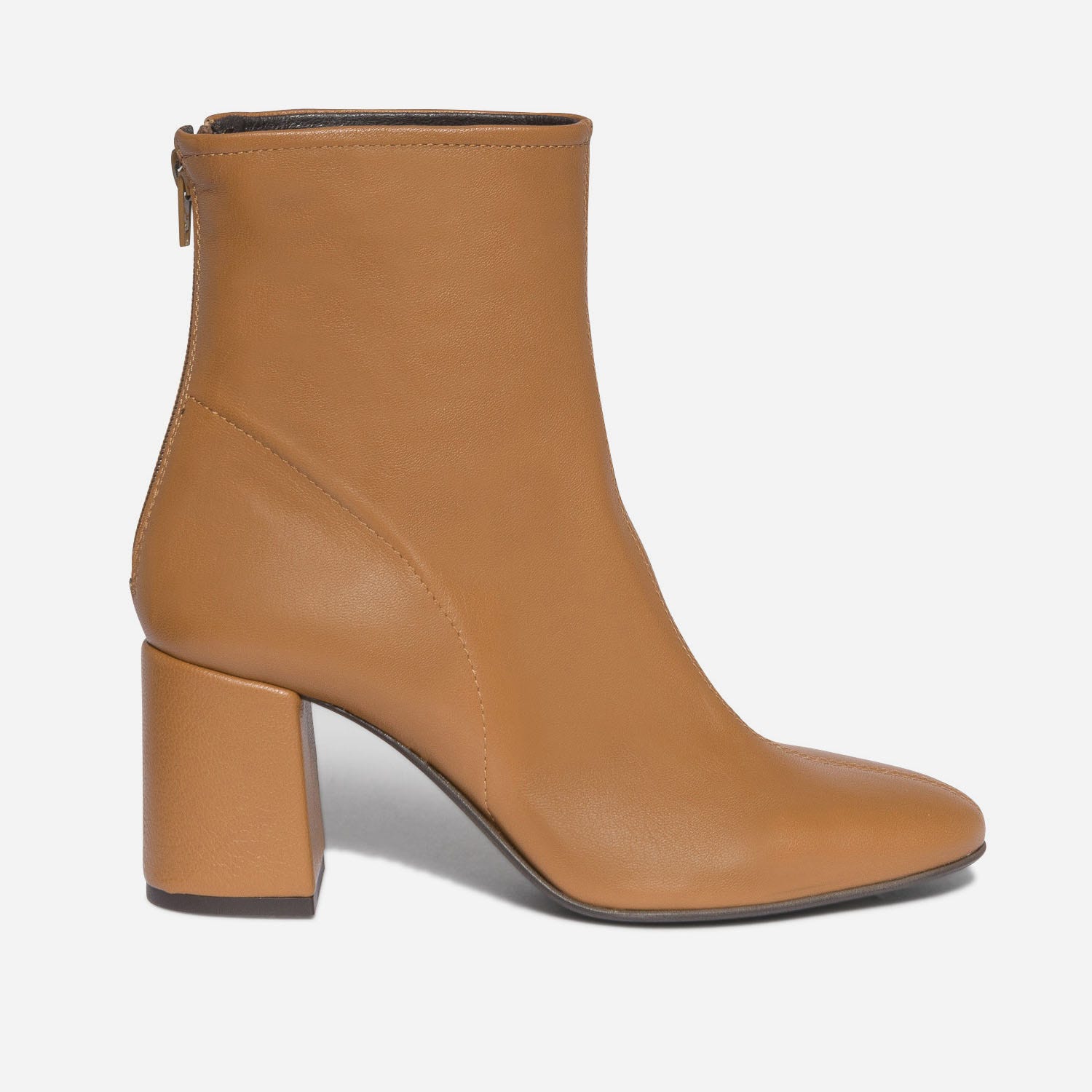 Boots camel en cuir à talon carré