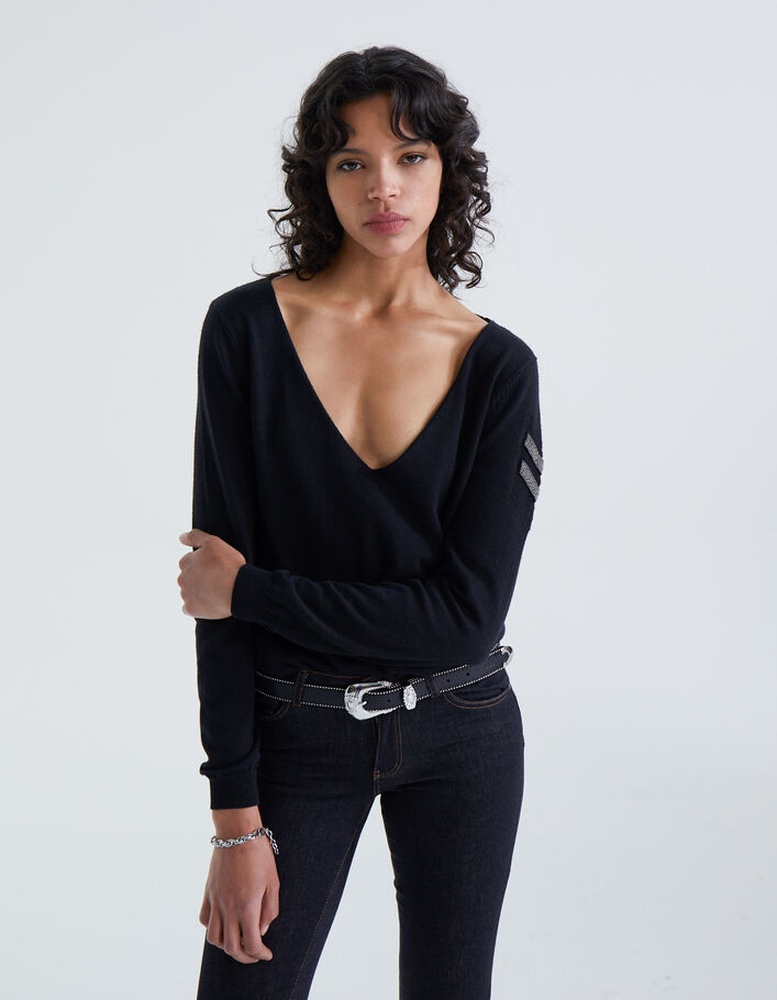 Pull maille tricot noir bijoux esprit militaire femme