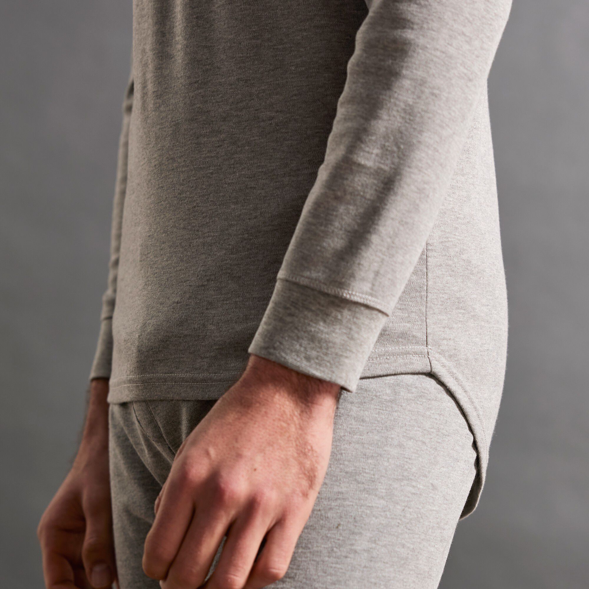 Tee-shirt sous-vêtement homme col rond manches longues dos long coton