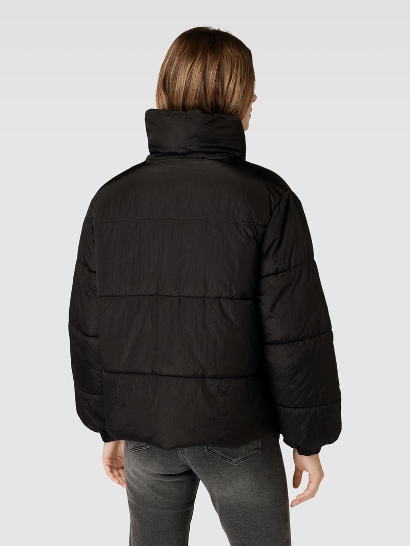 Steppjacke mit Stehkragen Modell 'CALLIE' in schwarz