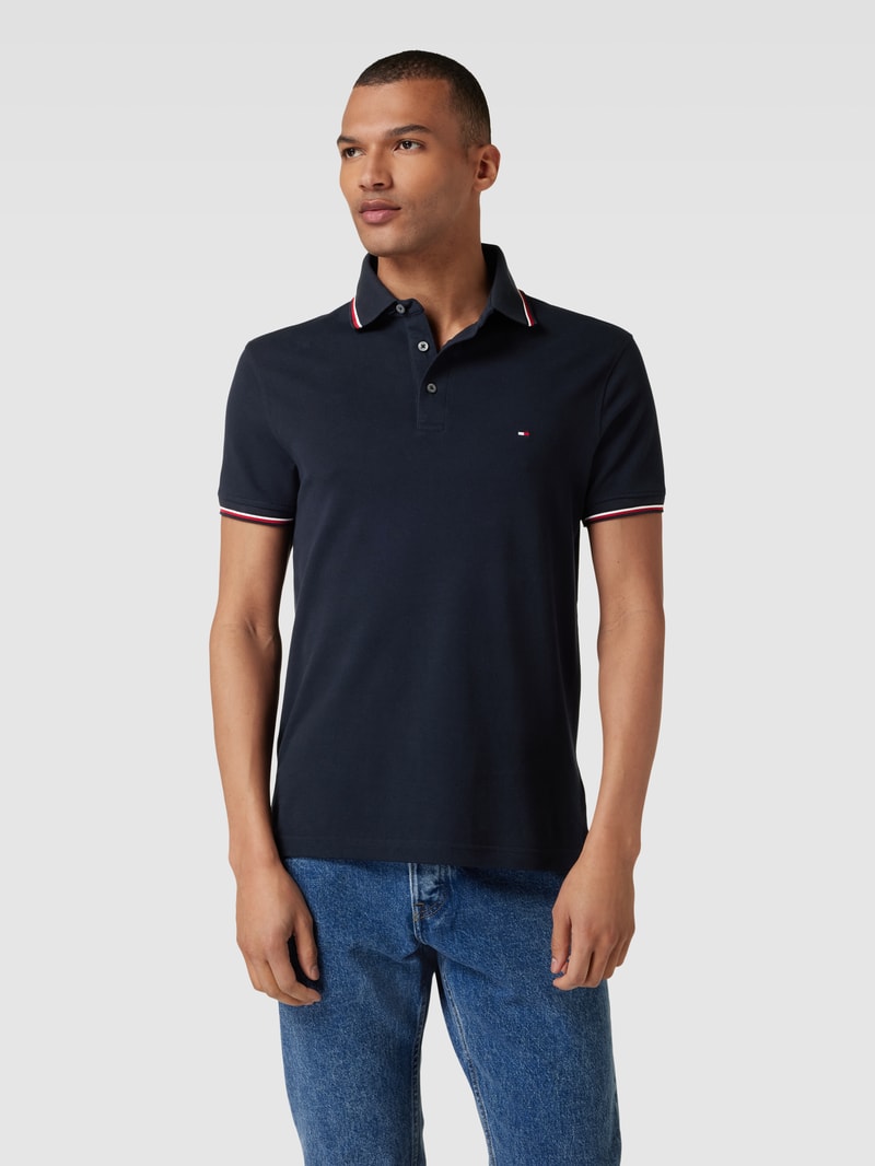 Poloshirt mit Kontraststreifen in marineblau