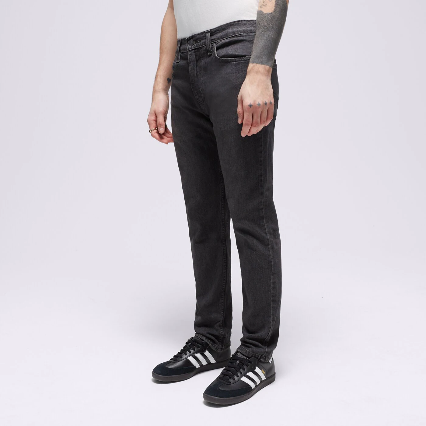 LEVI'S HOSE 502 TAPER HI BALL Schwarz