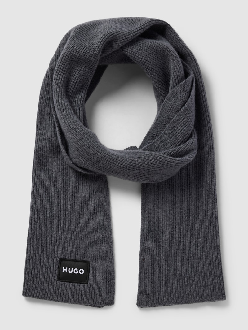 Schal aus Lanawoll-Mix mit Label-Patch in mittelgrau