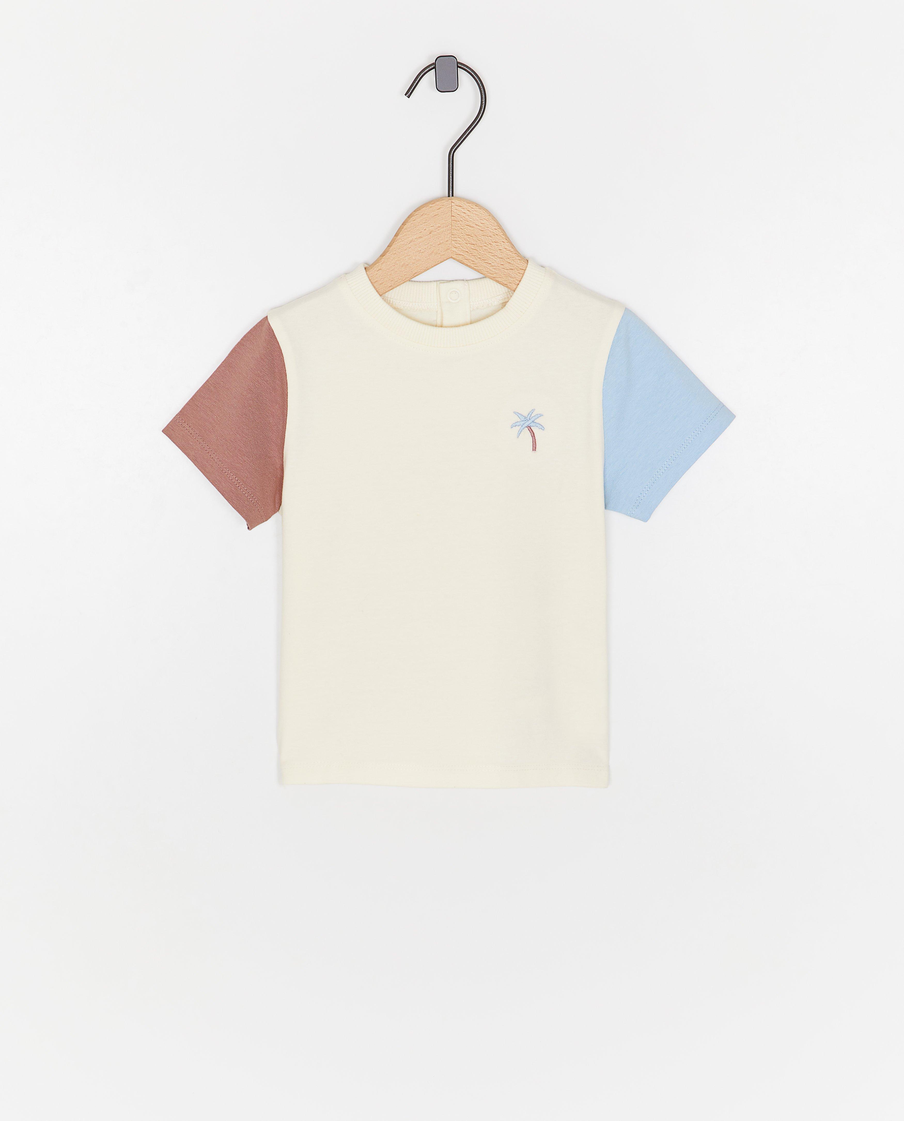Cuddles and Smiles t-shirt med färgblock vit