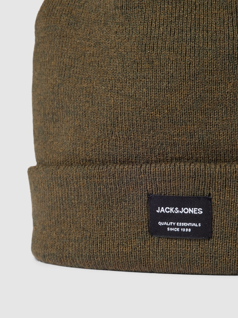 Beanie mit Logo-Patch in olivgrün