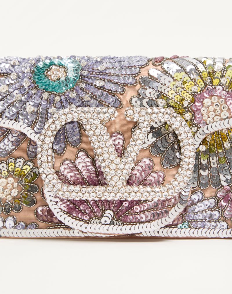 Bolsa de ombro pequena Valentino Garavani Locò bordada com logotipo de joia