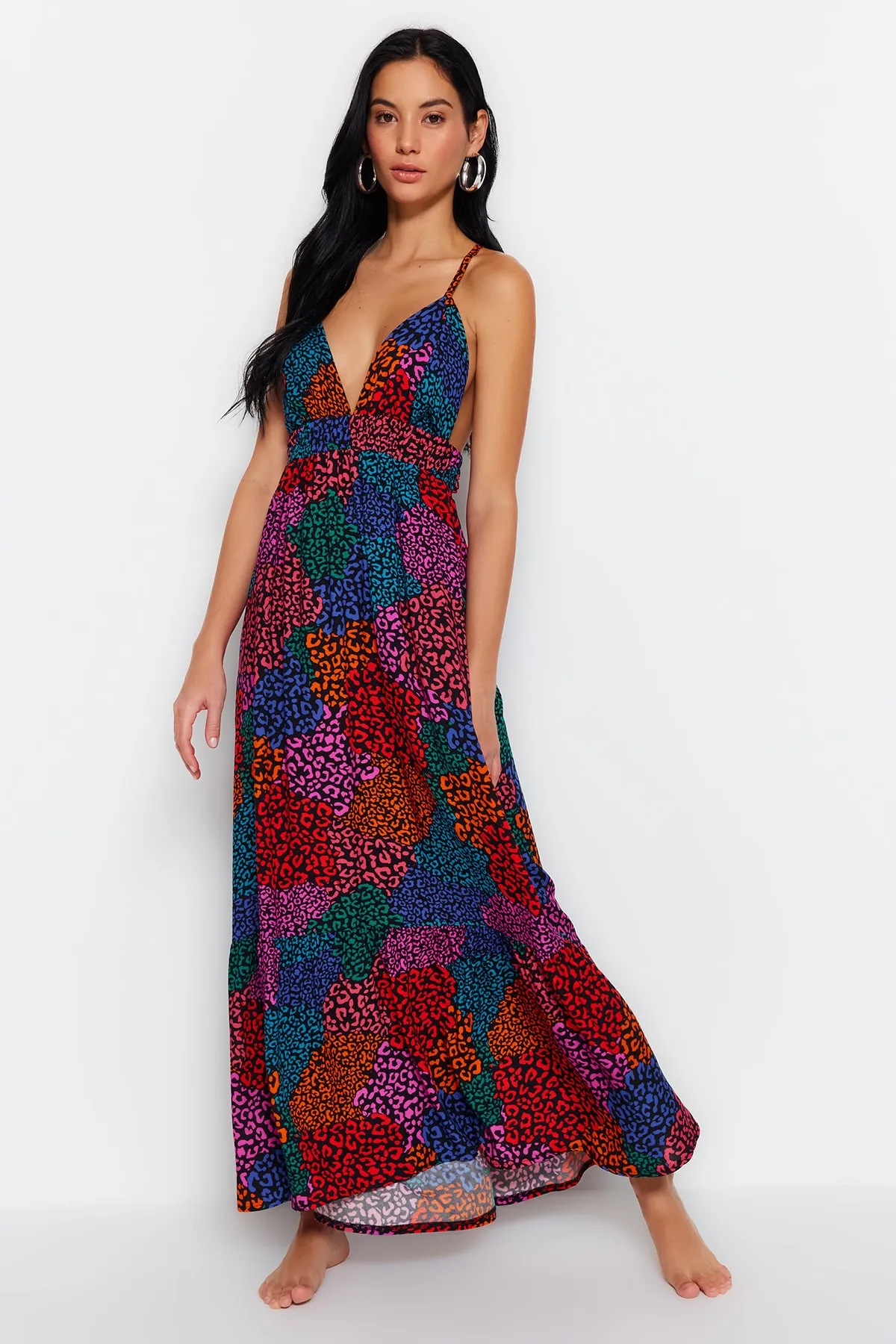 Trendyol Collection  Rückenfreies Maxi-Strandkleid aus Webstoff mit Tiermuster TBESS23EL00244