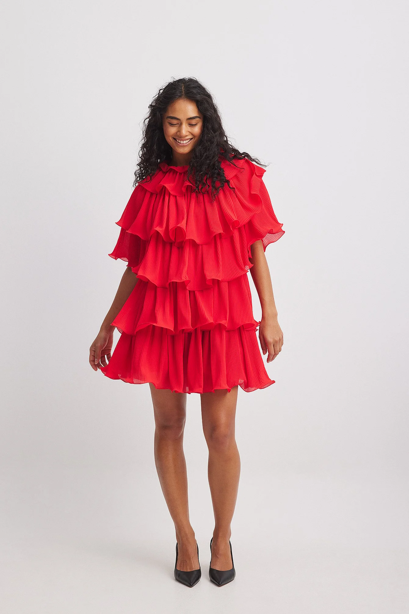 Minikleid mit Volantdetail