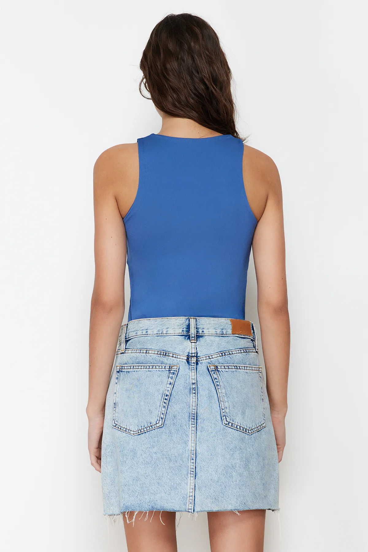 Trendyol Collection  Helles Indigo, Neckholder-Body aus flexiblem Strick mit Druckknöpfen TWOSS20BD0044