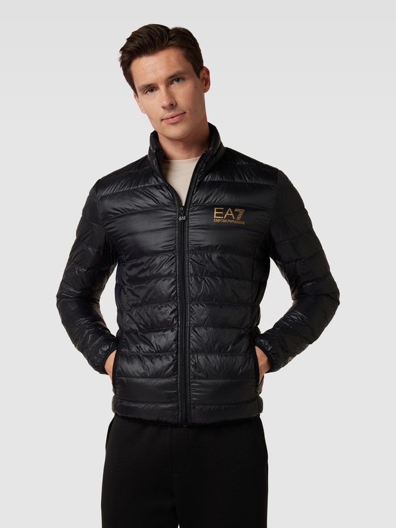 Steppjacke mit Reißverschluss in schwarz