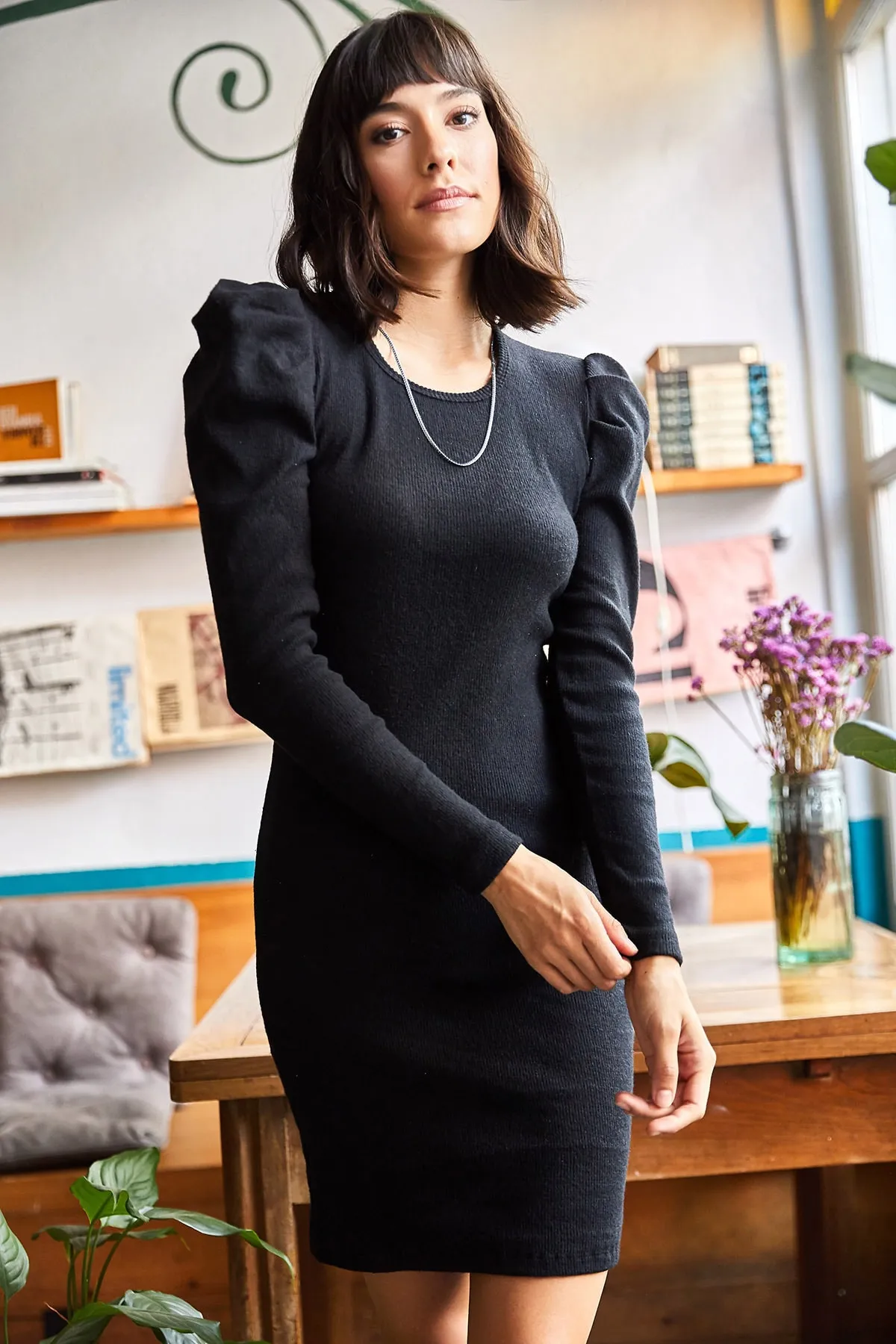 Olalook  Schwarzes Lycra-Kleid mit Prinzessinnenärmeln für Damen ELB-19001610