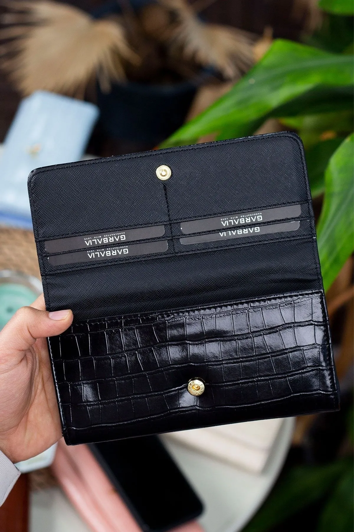 Garbalia  Lady Technological Leder-Krokodilmuster. Stilvolle schwarze Damen-Geldbörse mit großem Kartenhalter und Münzfach