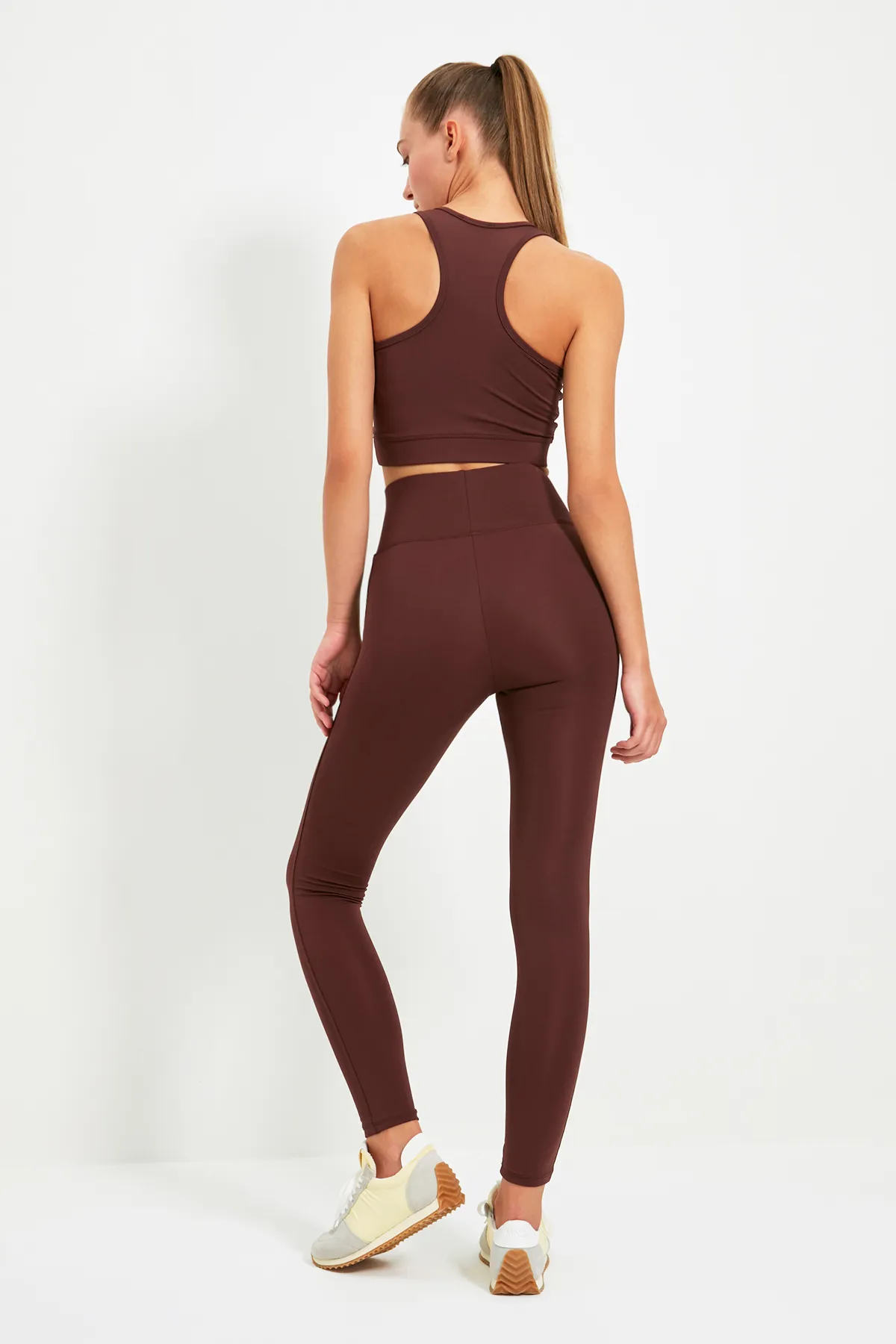 Trendyol Collection  Dunkelbraune gestrickte Sport-Leggings mit breiter Taille und extra Erholung in voller Länge TWOAW21TA0029