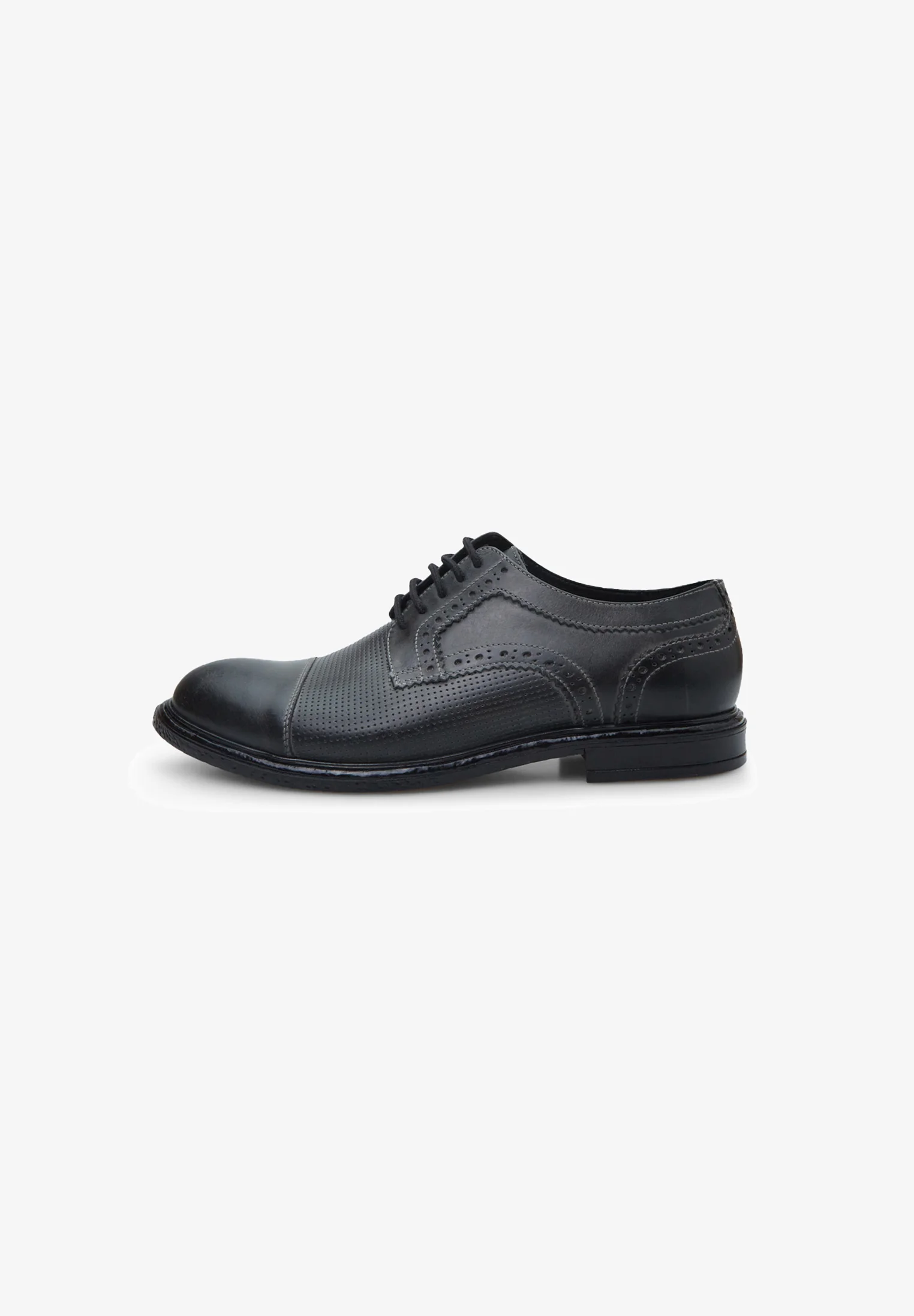 Zapatos elegantes con cordones Bata