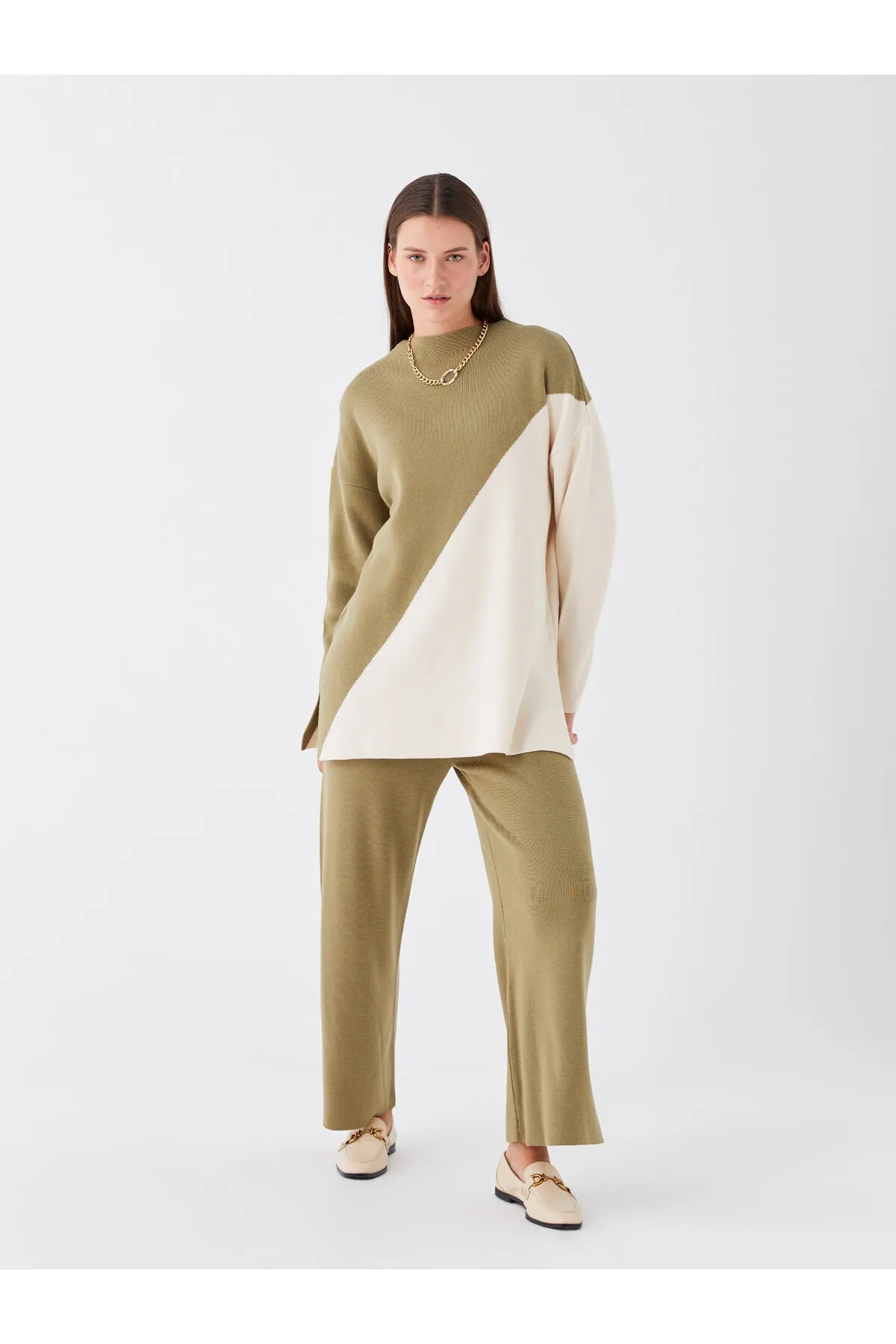 LC Waikiki  Langärmlige Oversize-Stricktunika mit halbem Rollkragen und Farbblockierung für Damen