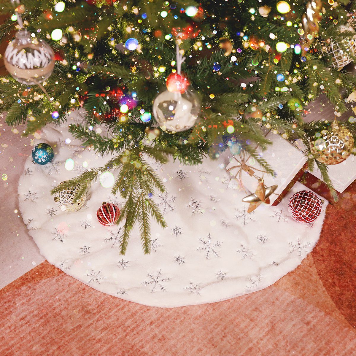 Salcar Weihnachtsbaumdecke Baumteppich Weihnachten Christbaumdecke Plüsch mit Schneeflocken, Weihnachtsdekoration, Weihnachtsbaumdecke mit silberfarbenen Deko