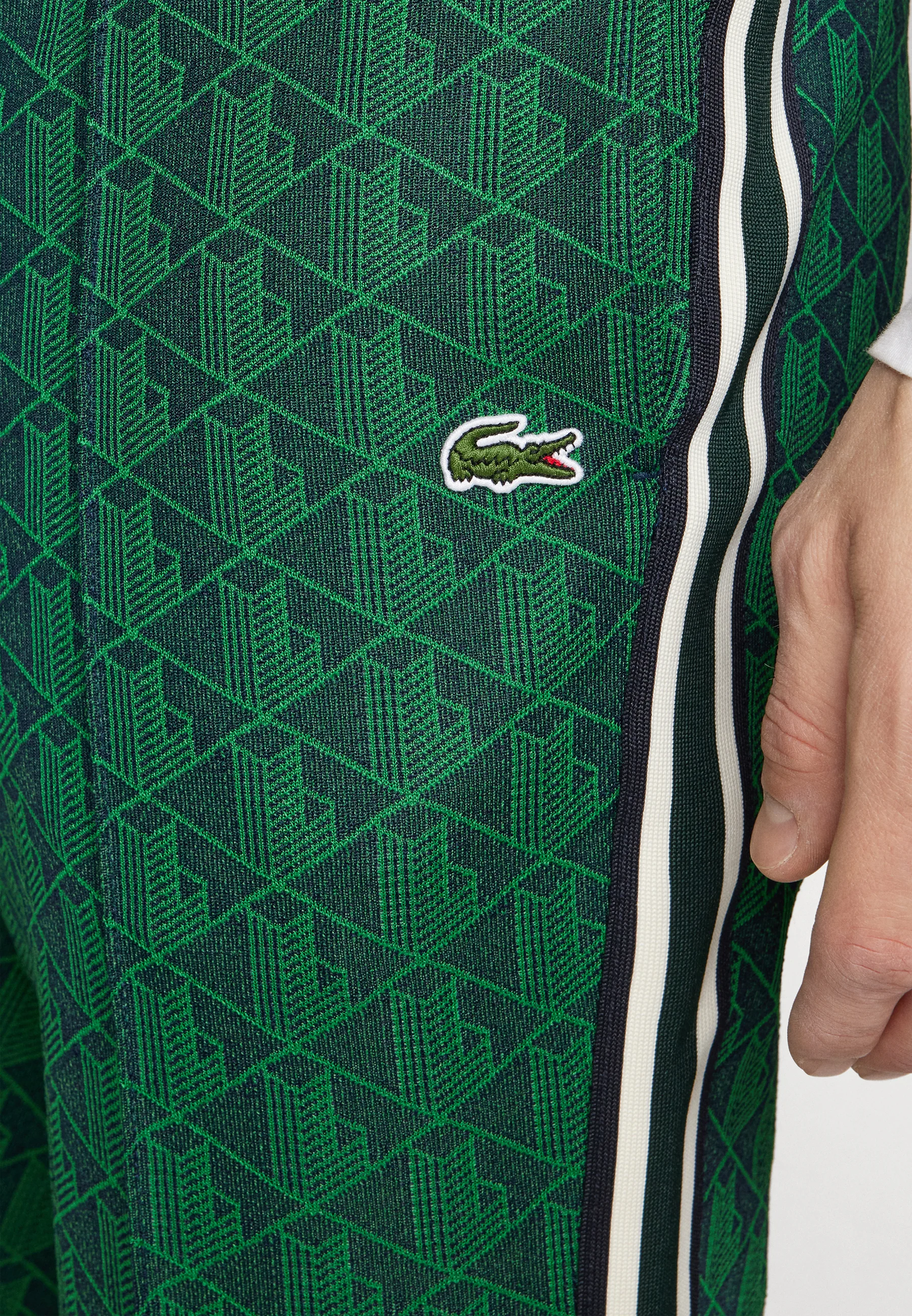 Pantalones deportivos Lacoste