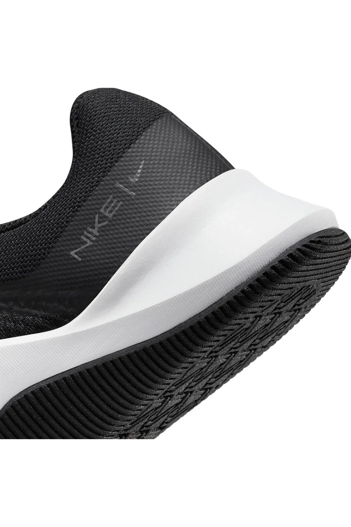 Nike  Dm0824-003 W Mc Trainer 2