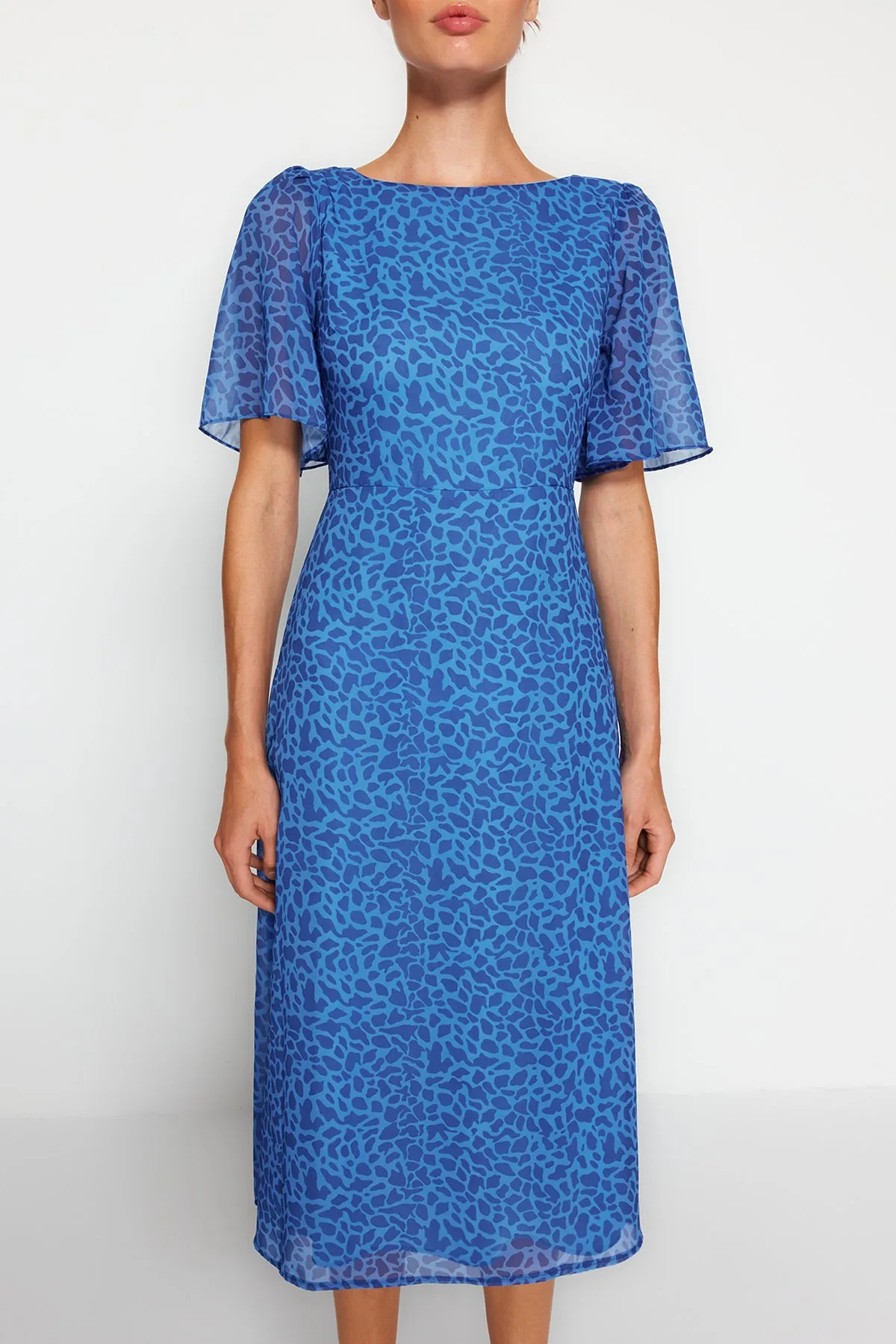 Trendyol Collection  Marineblaues Chiffon-Midikleid in A-Linie/Glockenform mit Engelsärmeln, gefüttert TWOSS23EL01372