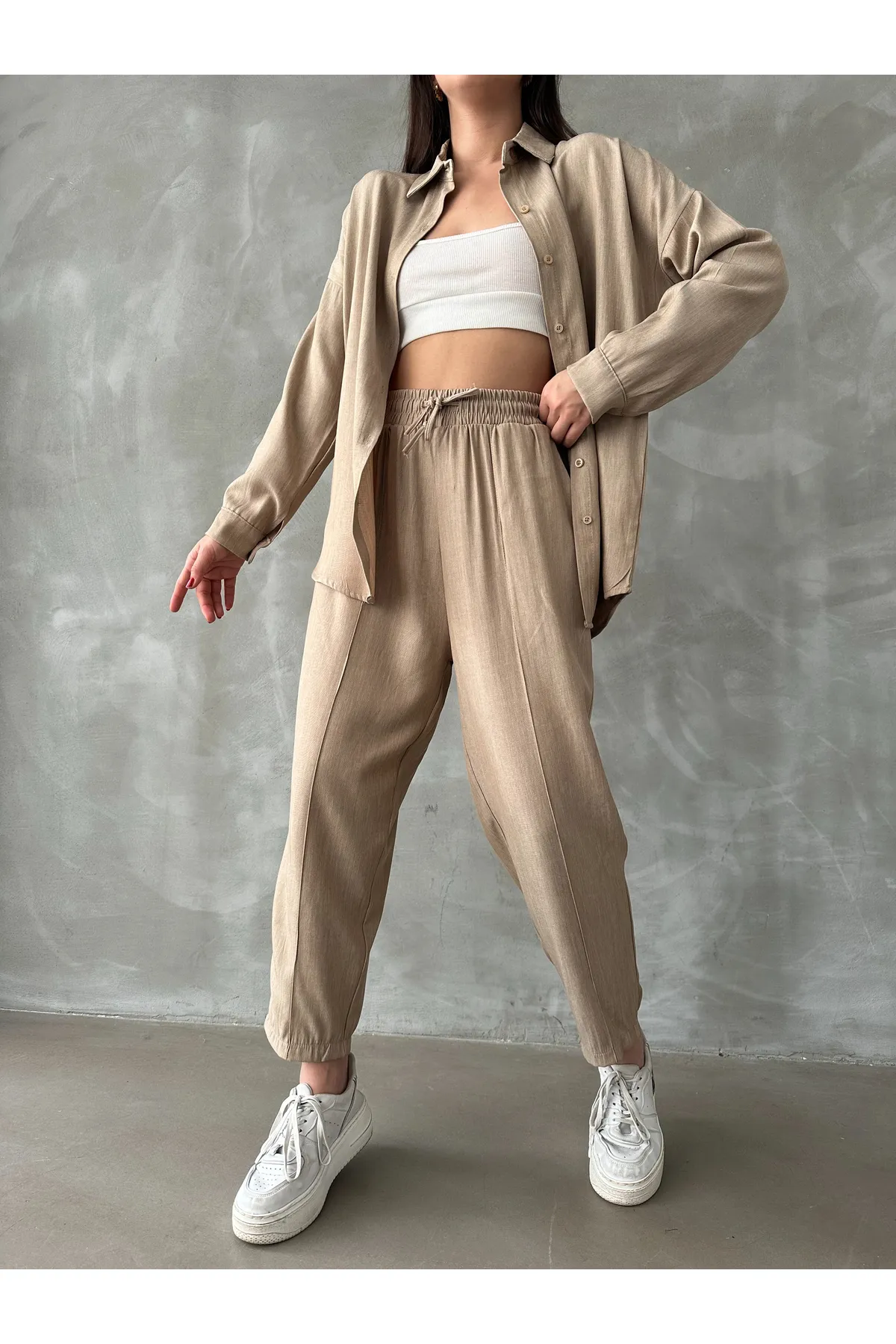 BEJNA  Set aus Oberteil und Unterteil aus Lyocell-Stoff für Damen in Kamel