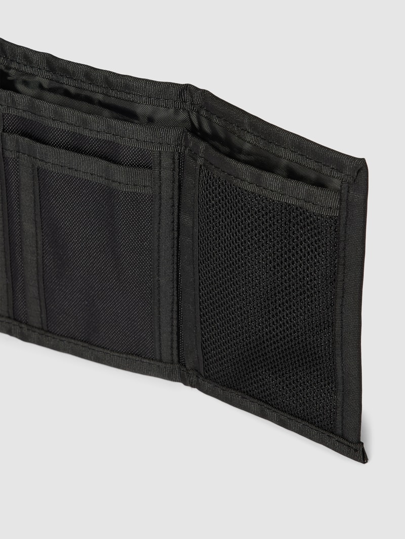 Portemonnaie mit Label-Patch in schwarz