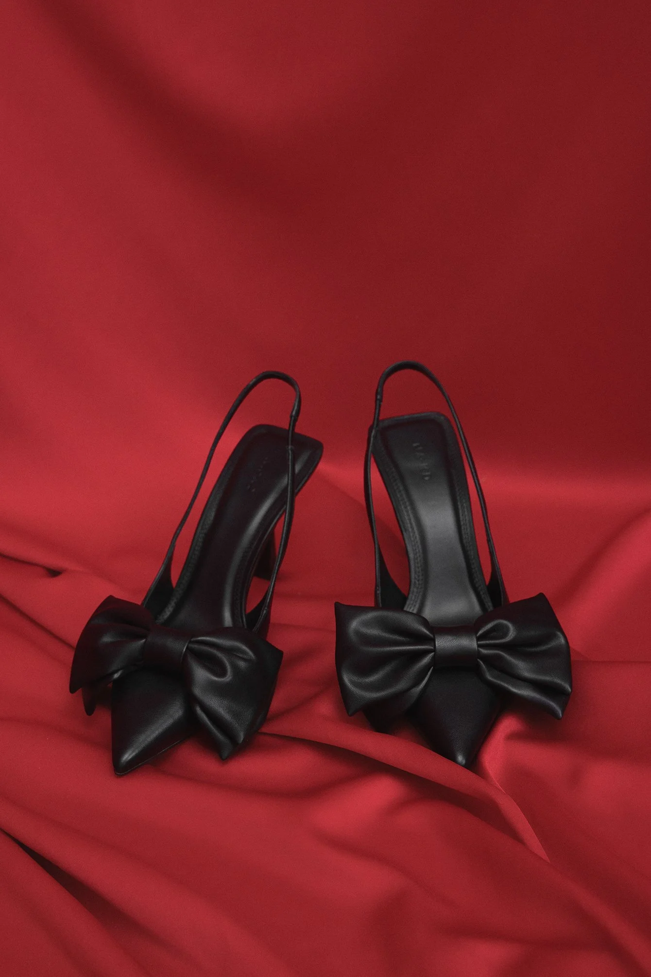 Pumps mit großer Schleife