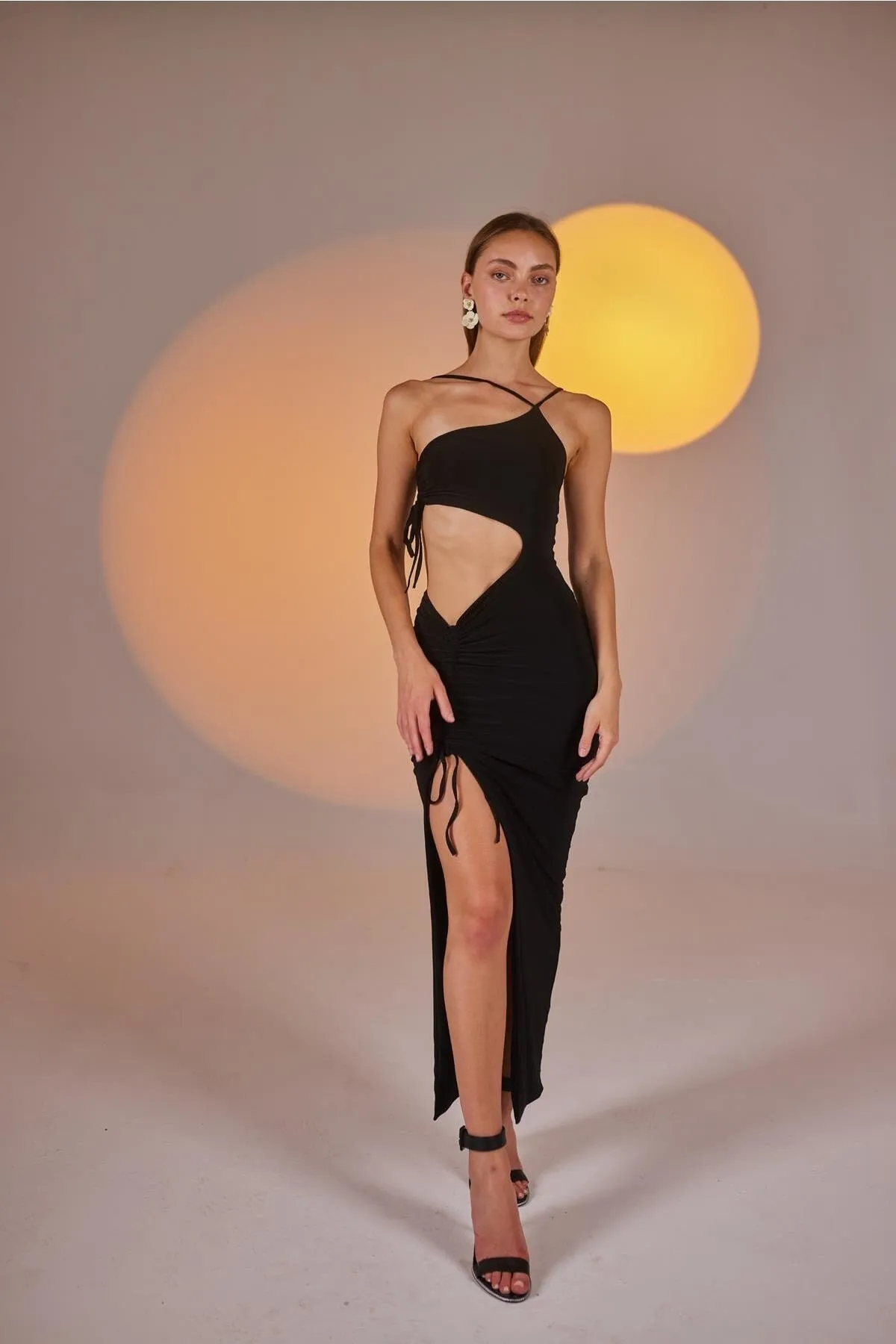 HOLLY LOLLY  One-Shoulder, Mid-Shoulder, Schlitz, flexibles Ellie-Kleid, Schwarz