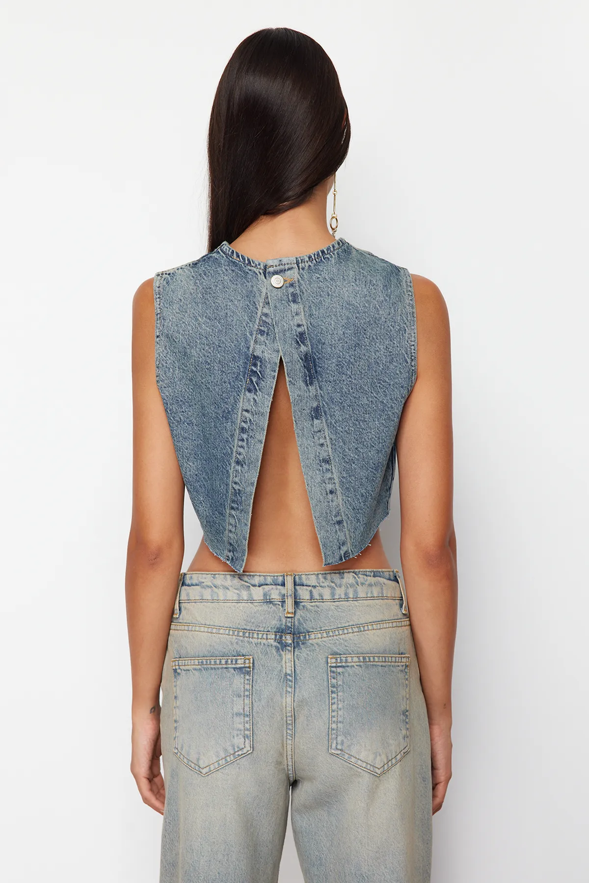 Trendyol Collection  Blaues rückenfreies Denim-Bustier TWOSS24BS00016