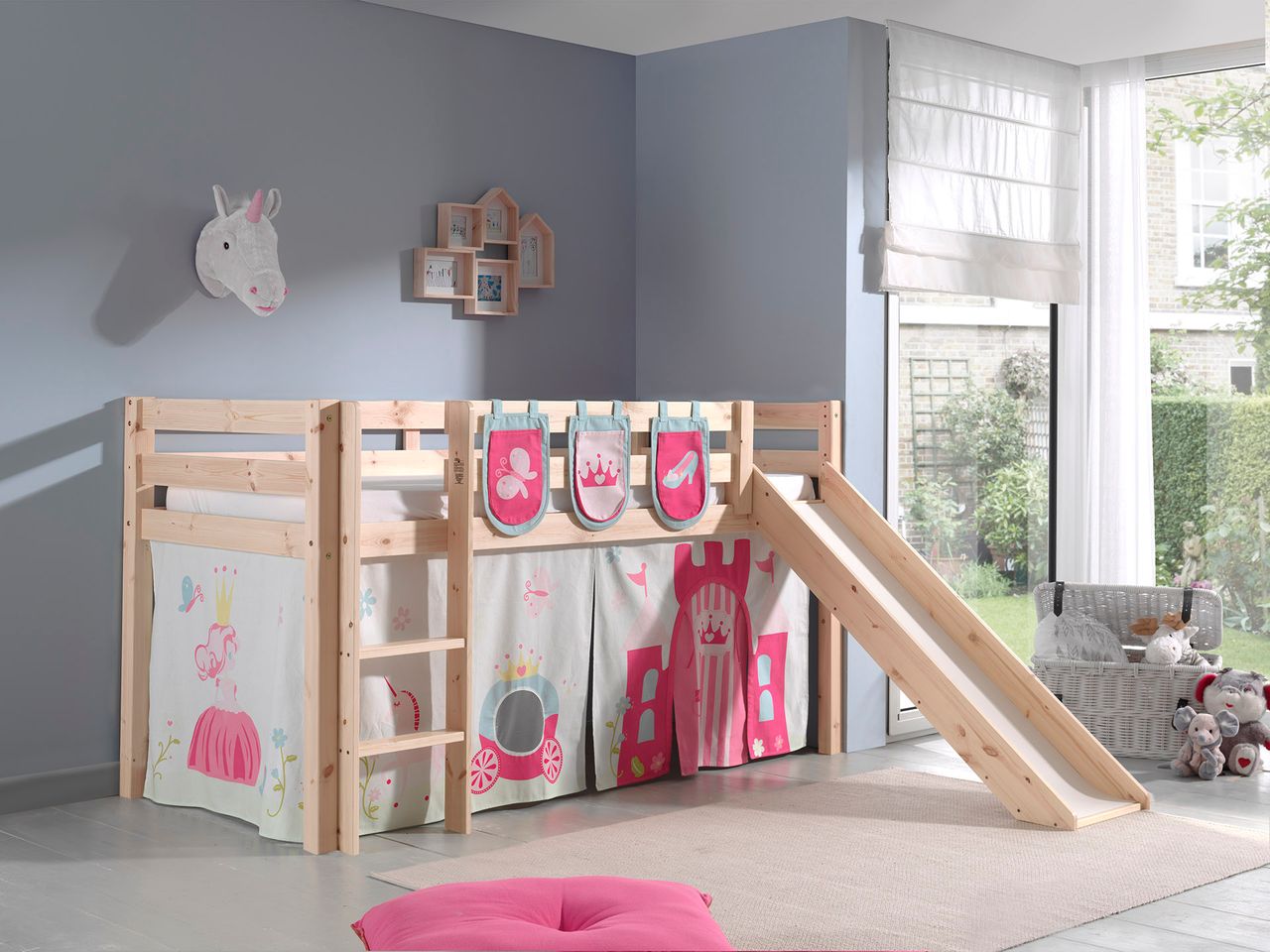 VIPACK Spielbett Pino inkl. Rutsche mit Textilset Vorhang und 3 Taschen 